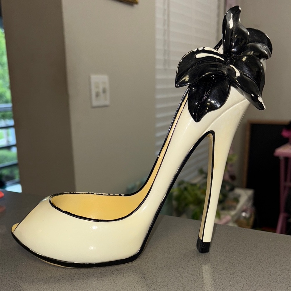 Vintage High Heel Wine Bottle Holder